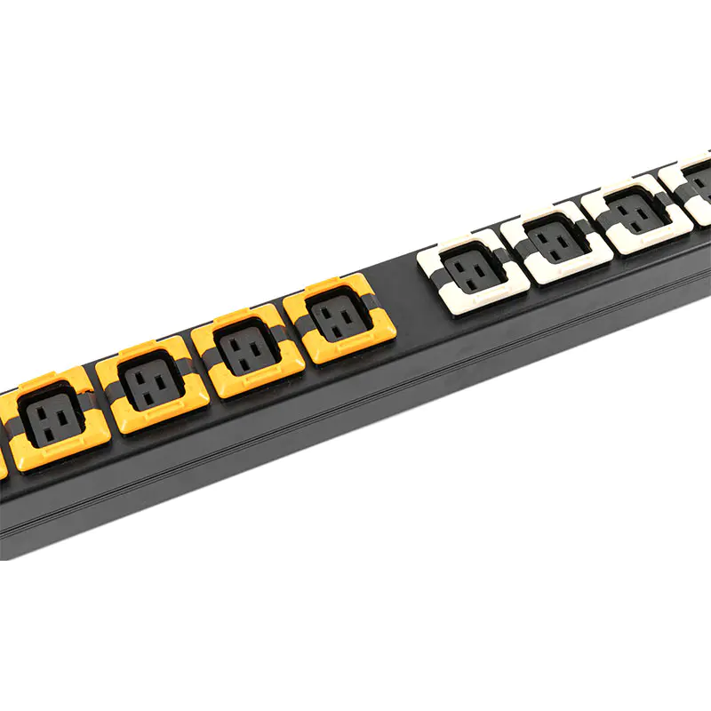 PDU gắn tủ rack dạng đứng 3 pha có công tắc và bộ ngắt mạch, 18 ổ cắm C19