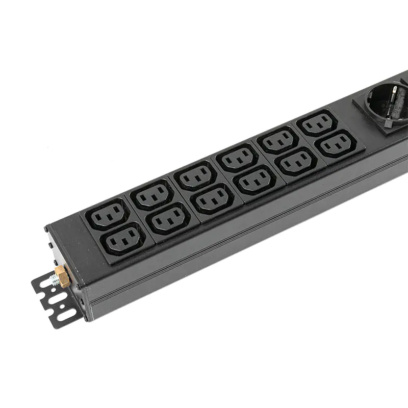 PDU gắn tủ rack dạng đứng có công tắc, bộ ngắt mạch và đồng hồ đo dòng điện/điện áp, 27 ổ cắm C13x12 Germanyx15